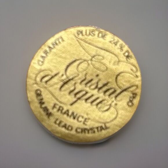 Lovely Frosted Elephant On Crystal Base With Raised Trunk. - Picture 8 of 8